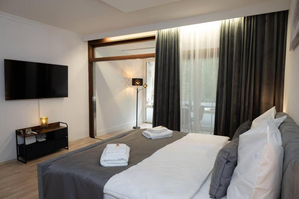 לאנדסקרון Apartment Am Ossiachersee Mit Eigenem Seezugang מראה חיצוני תמונה